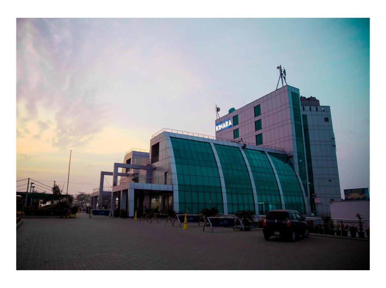 Hotel Akbars Kinara Gujrat Bagian luar foto